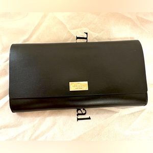 Pre-owned beautiful kate spade long black wallet